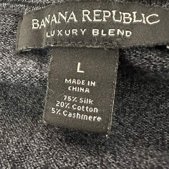 Banana Republic Women’s V-Neck Sweater silk/cotton/cashmere bundle- Large - Picture 4 of 6